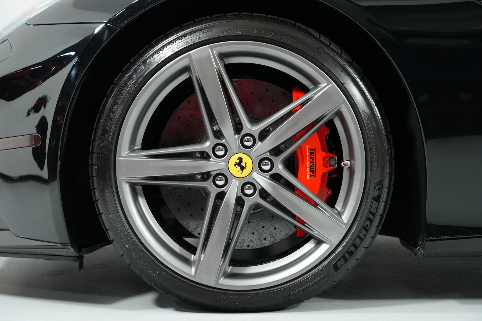 Used 2014 Ferrari F12 Berlinetta RWD image 7