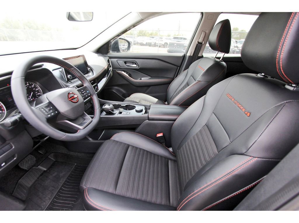 Used 2025 Nissan Rogue SV image 15