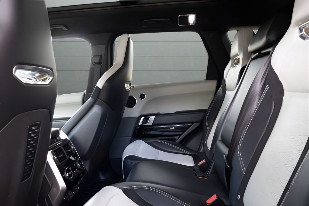 Used 2020 Land Rover Range Rover Sport SVR image 63