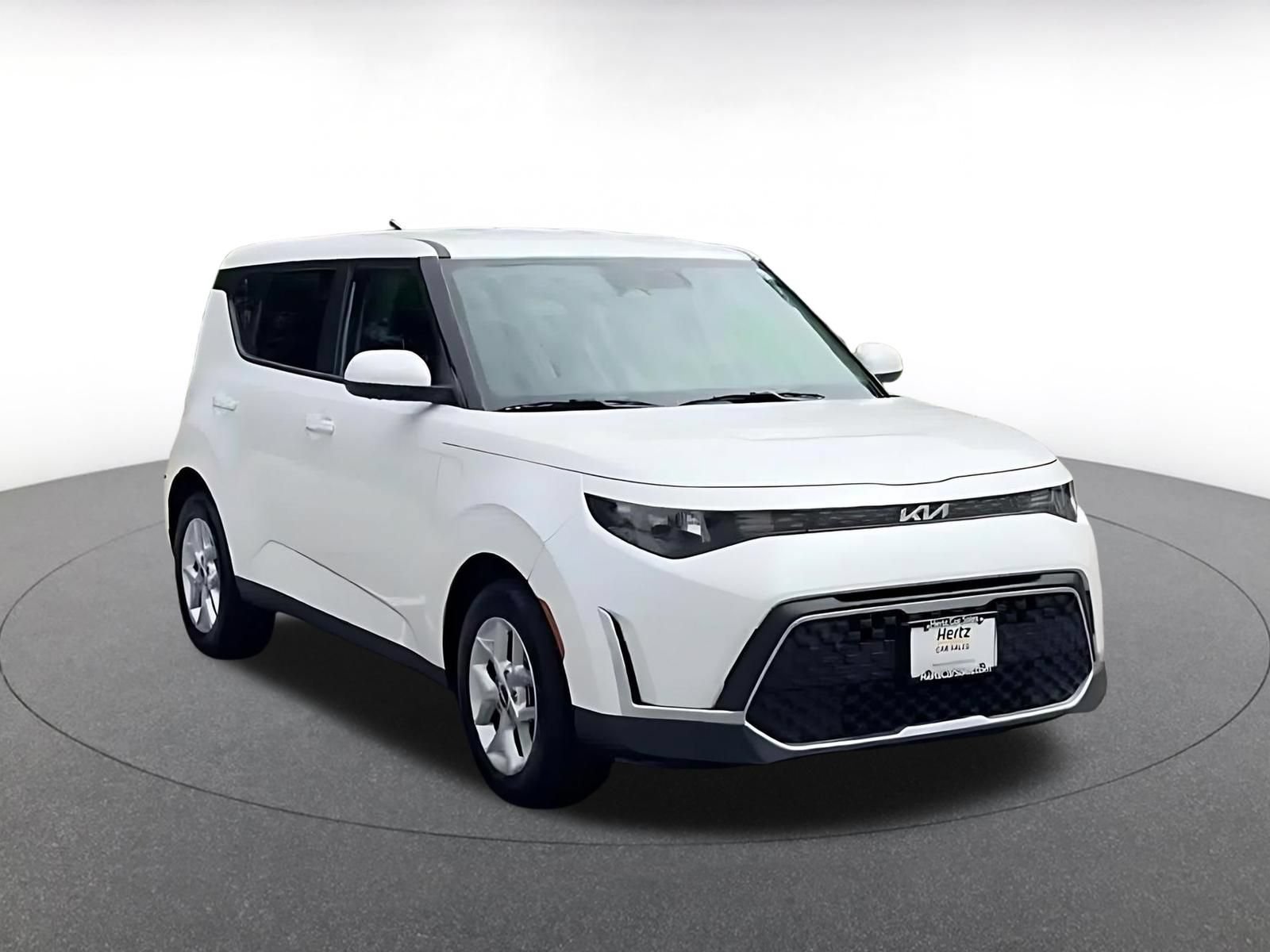 Used 2025 Kia Soul LX w/ LX Technology Package FWD image 3