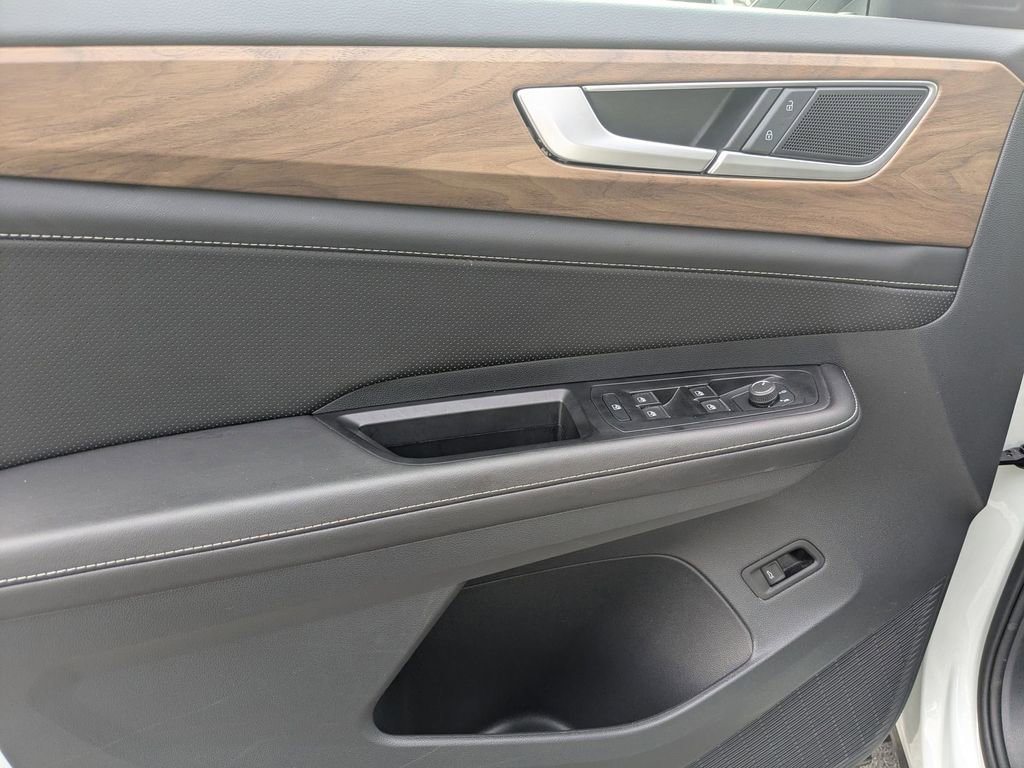 Used 2025 Volkswagen Atlas SE image 21