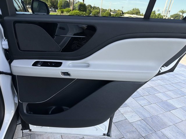 New 2026 Lincoln Aviator 2WD image 21