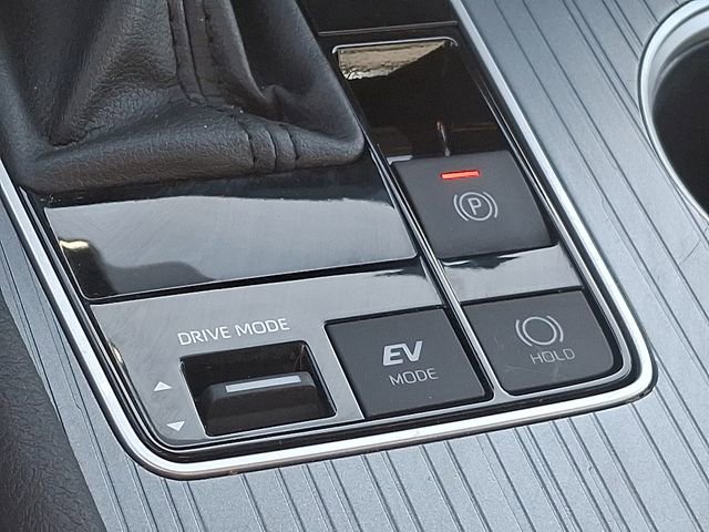 Used 2025 Toyota Sienna LE image 26