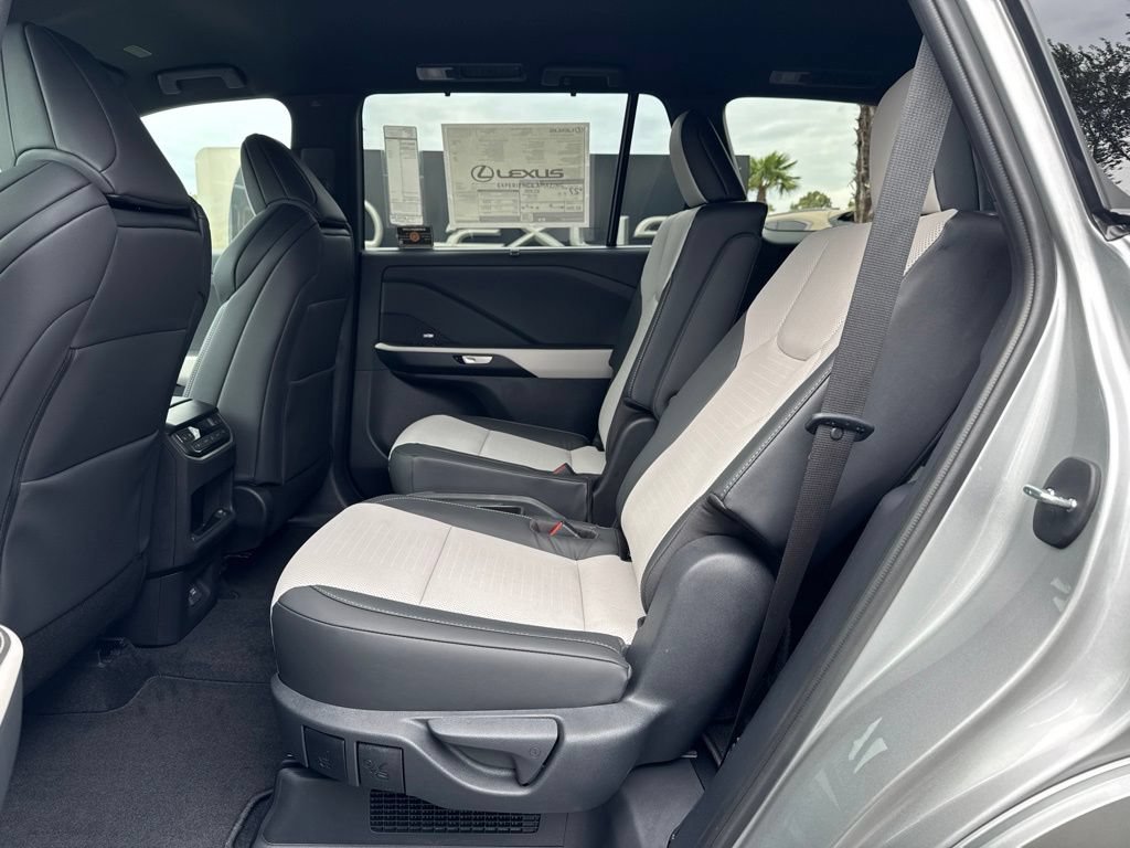 New 2026 Lexus TX 500h AWD image 5