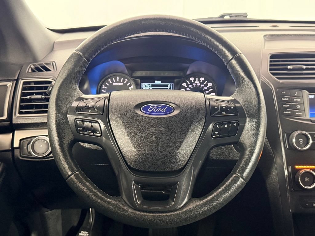 Used 2018 Ford Explorer XLT FWD image 12