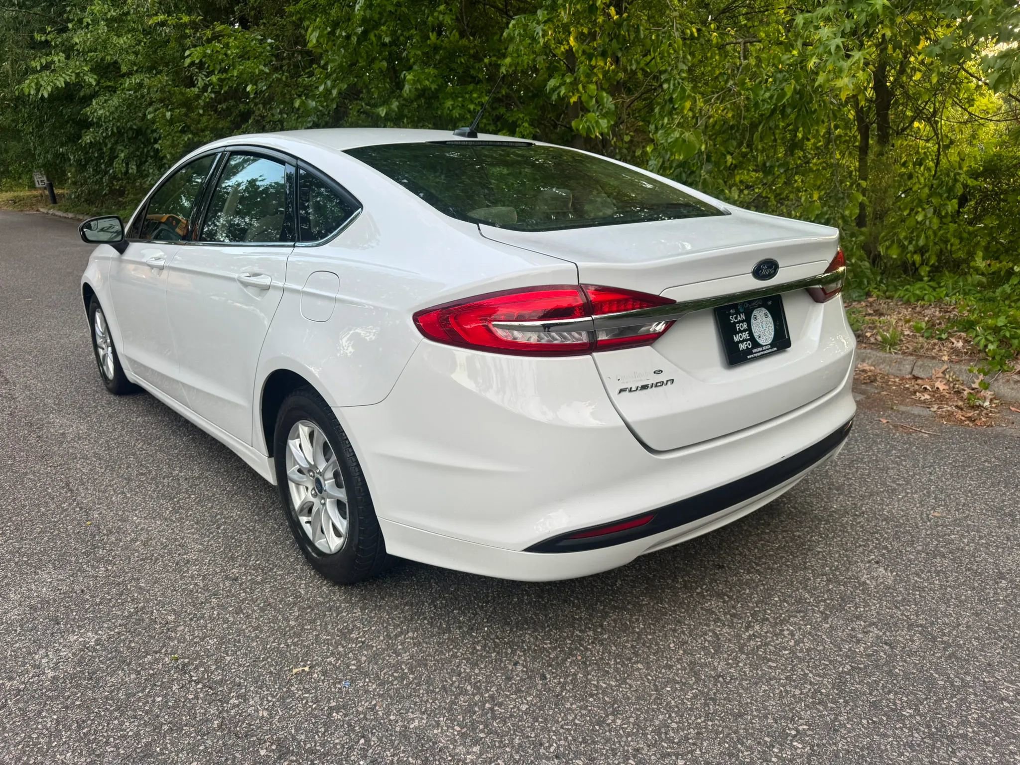 Used 2018 Ford Fusion S FWD image 5