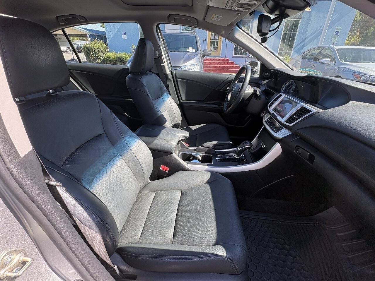 Used 2015 Honda Accord EX-L image 18