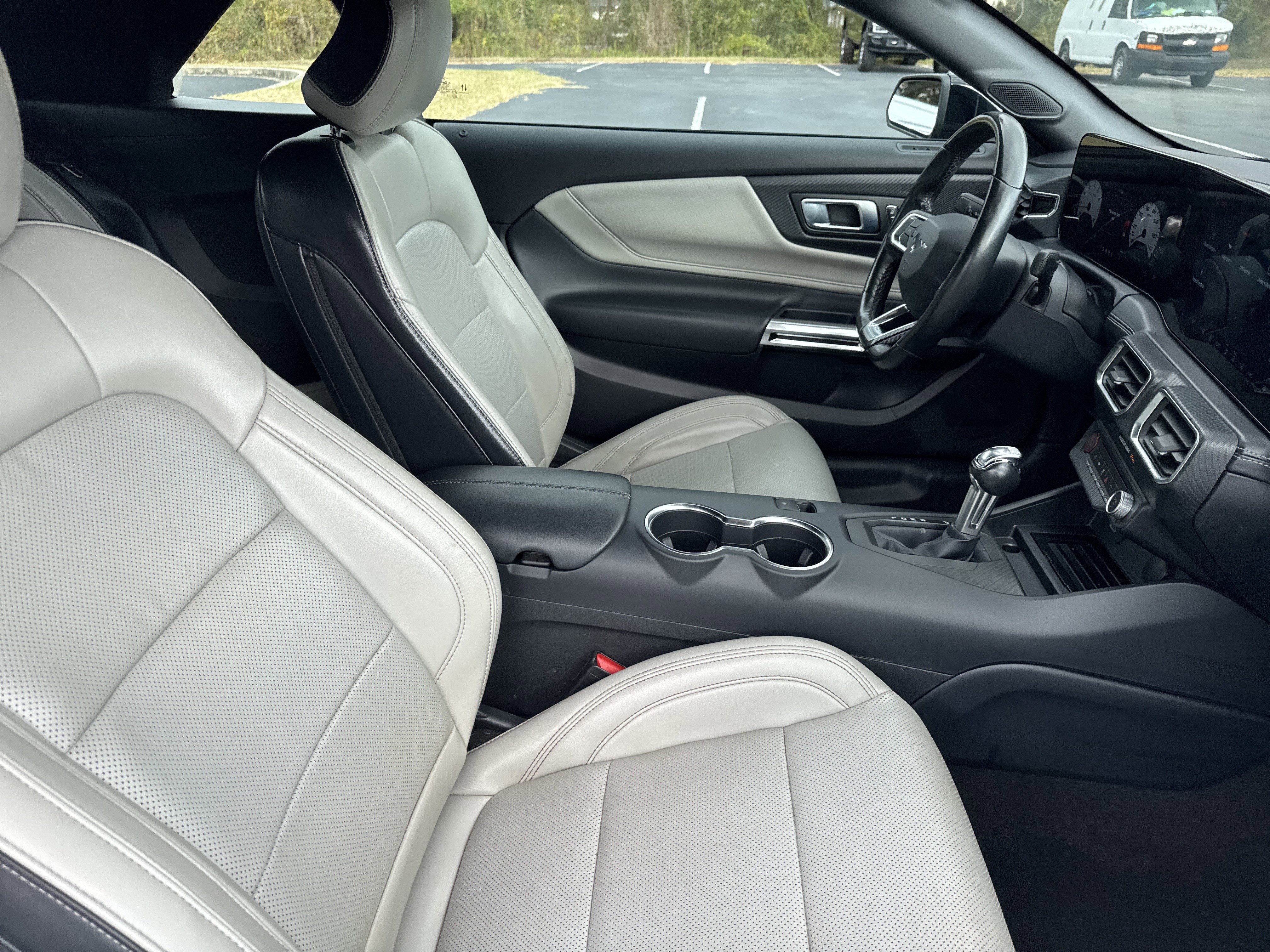 Used 2024 Ford Mustang Premium image 25