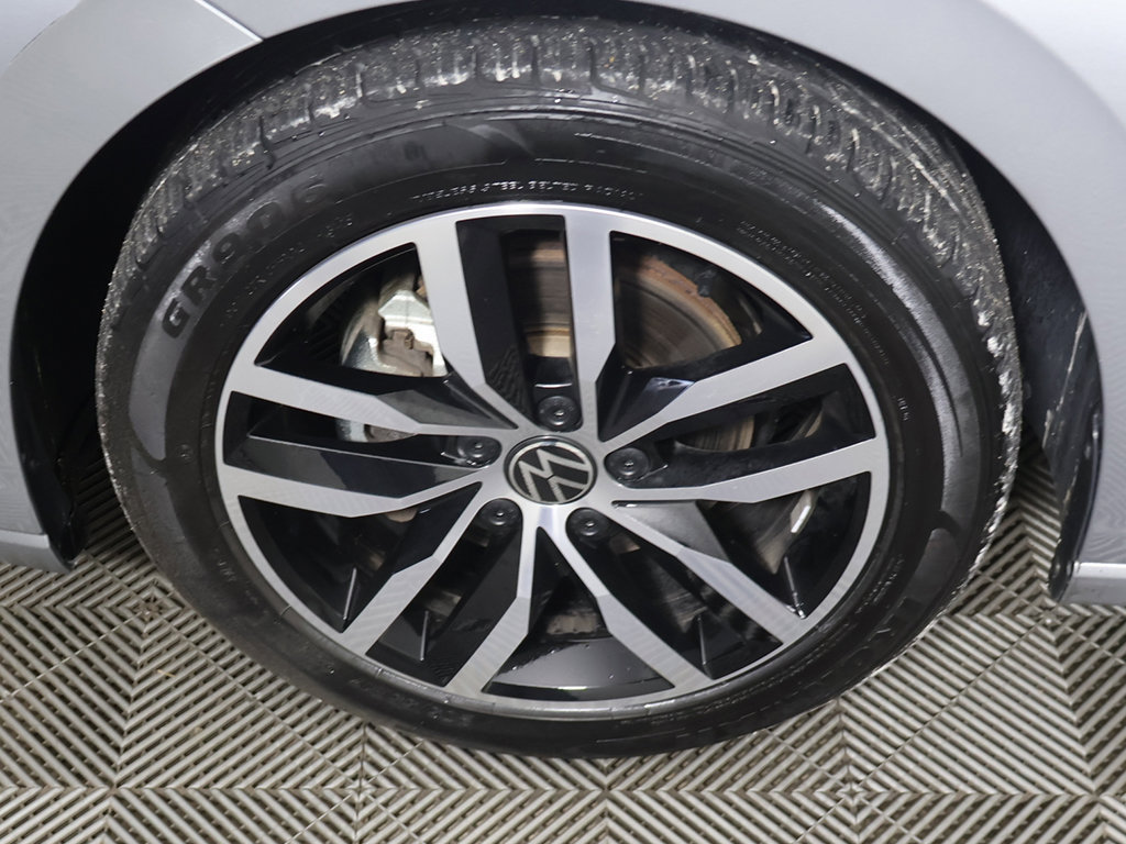 Used 2025 Volkswagen Jetta SE FWD image 16