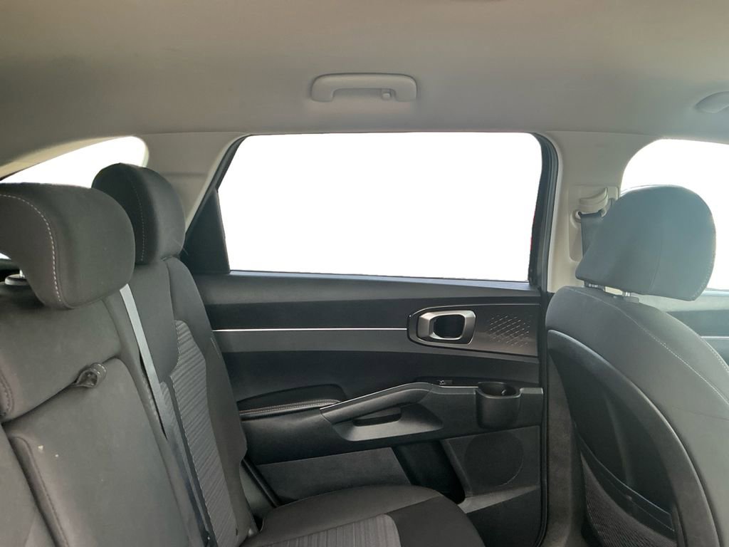 Used 2023 Kia Sorento LX image 22