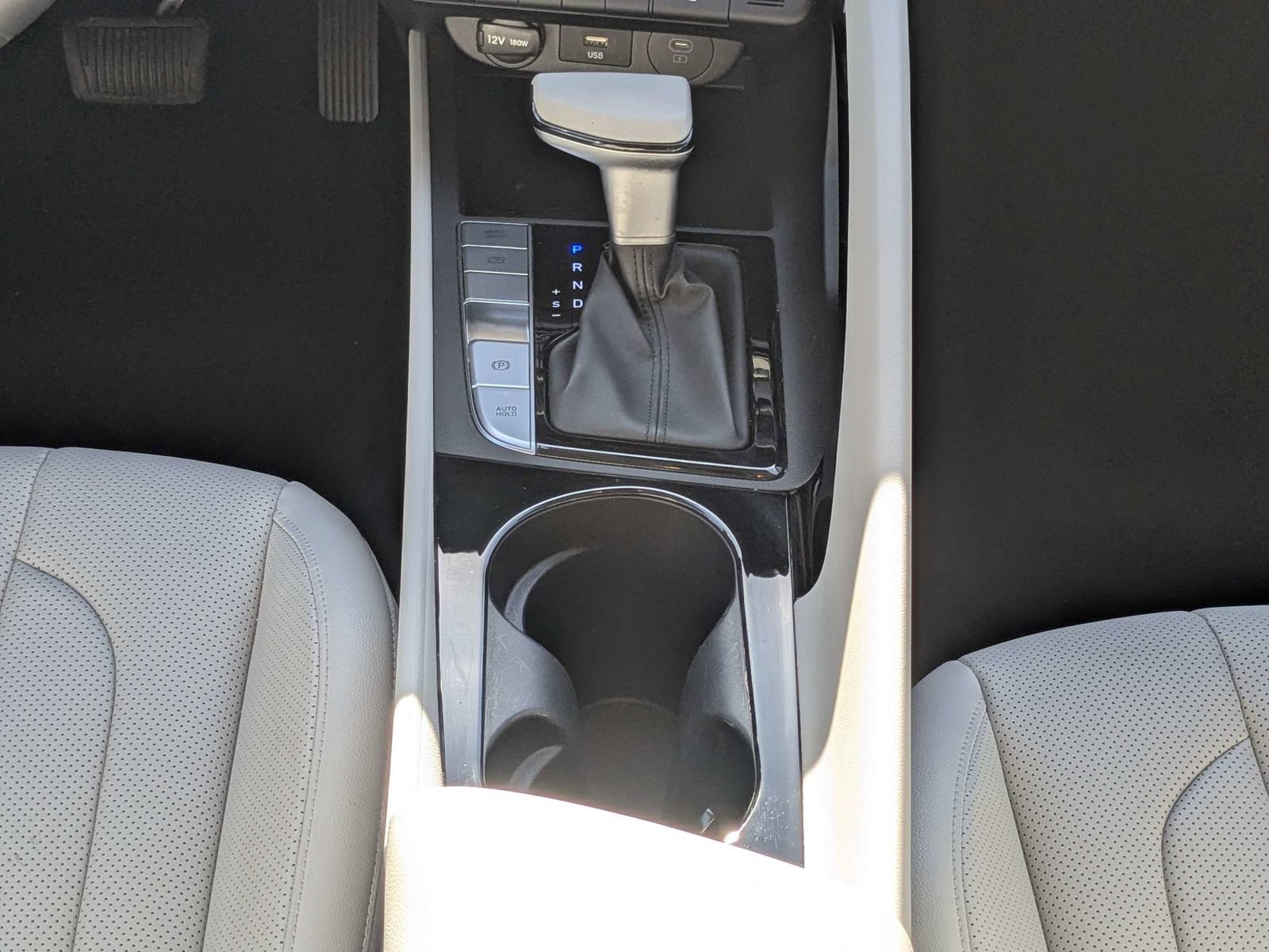 Used 2025 Hyundai Elantra Limited FWD image 18