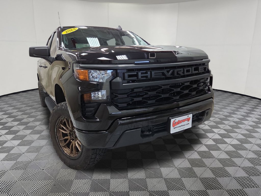 Used 2024 Chevrolet Silverado 1500 Custom AWD/4WD image 2
