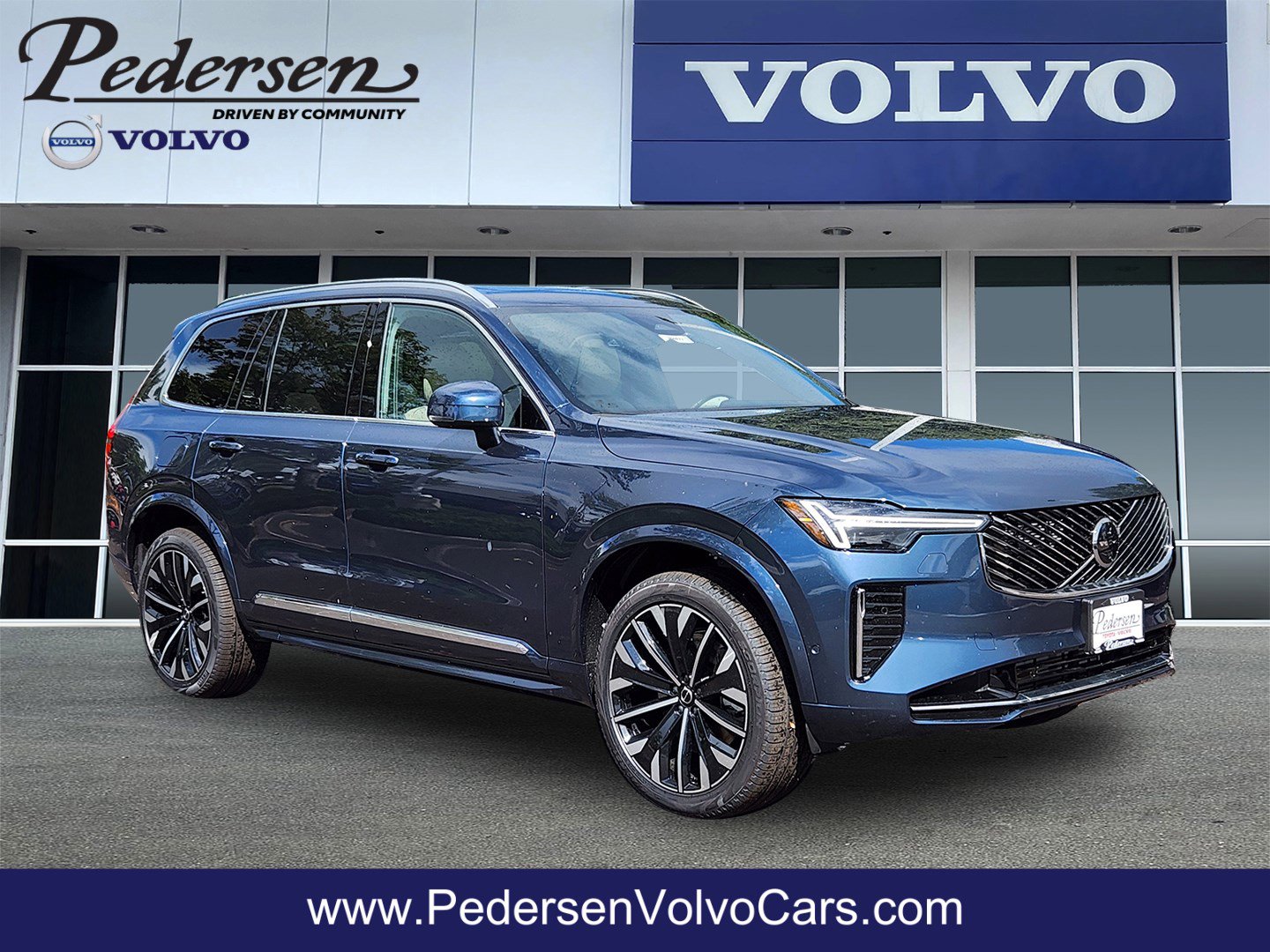 New 2026 Volvo XC90 T8 Plus image 1