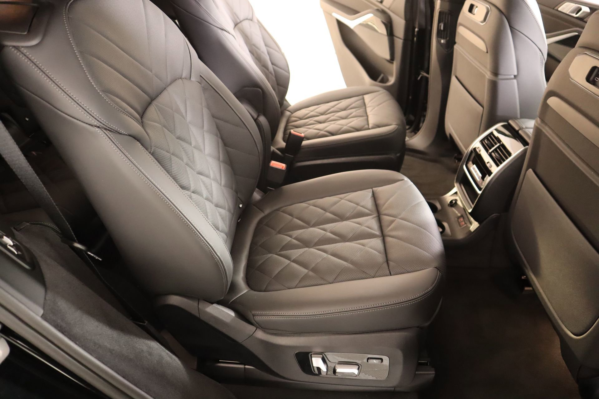 New 2026 BMW X7 xDrive40i w/ M Sport Package image 15