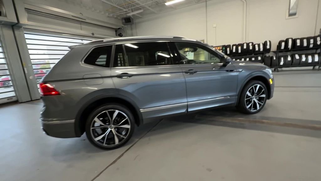 Used 2023 Volkswagen Tiguan SEL R-Line AWD/4WD image 13