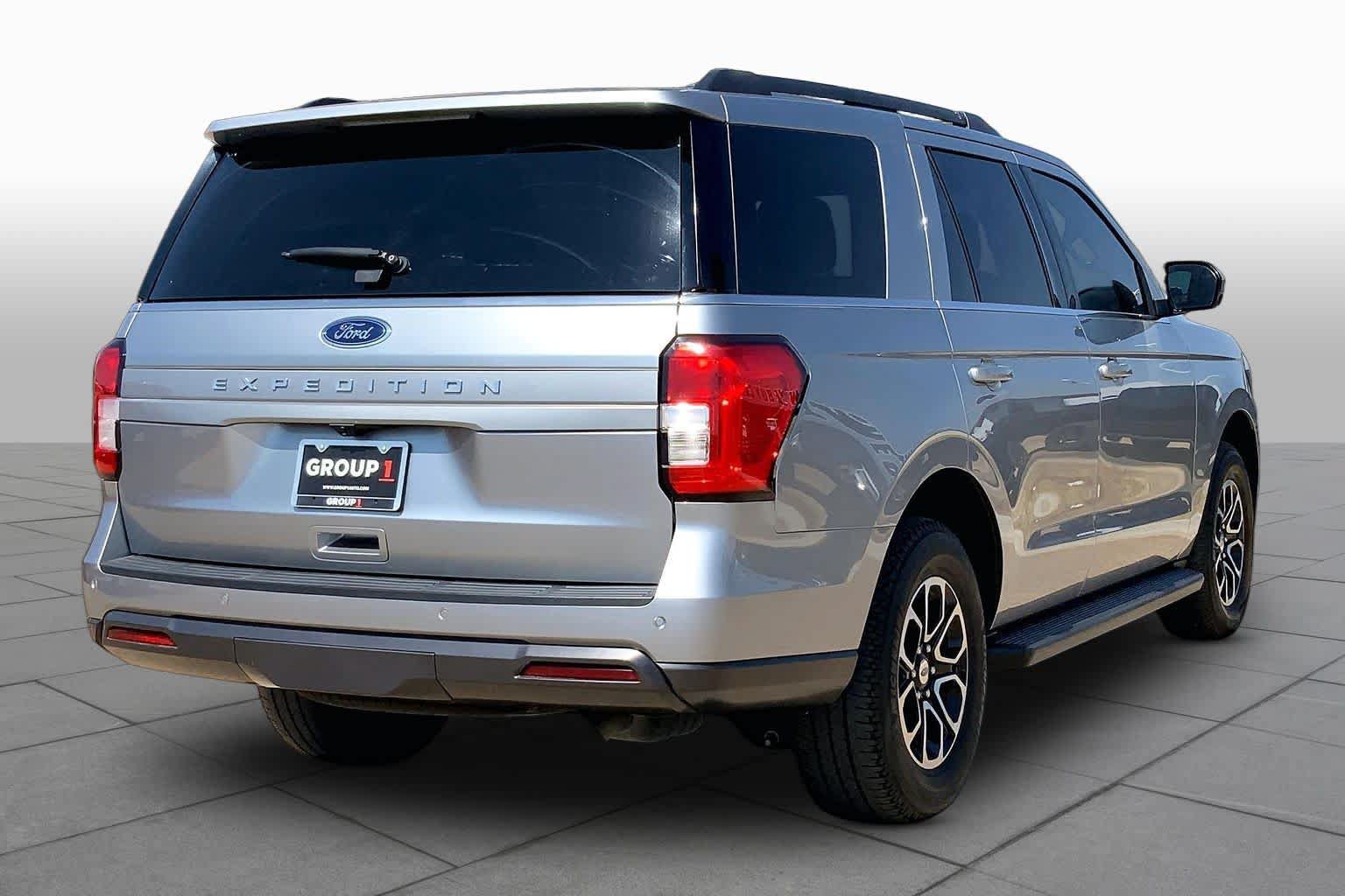 Used 2024 Ford Expedition XLT AWD/4WD image 12
