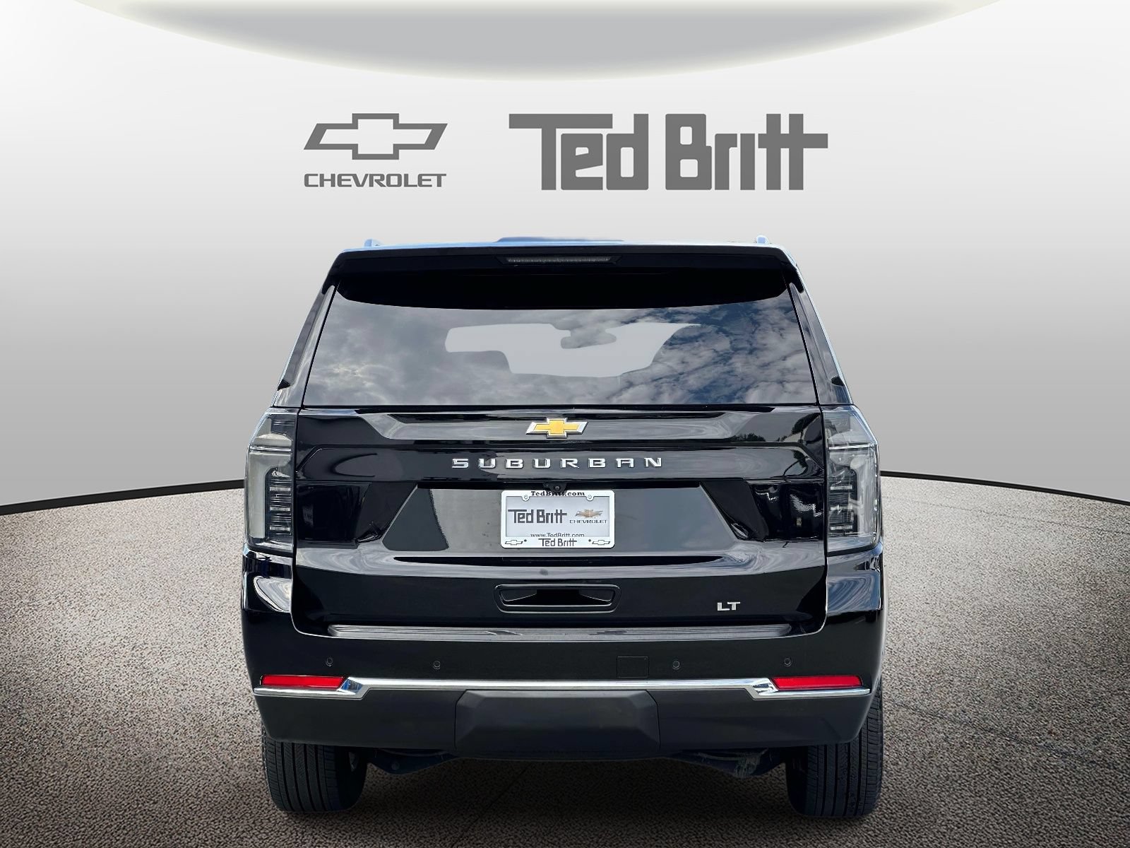 Used 2026 Chevrolet Suburban LT w/ Comfort Package AWD/4WD image 5