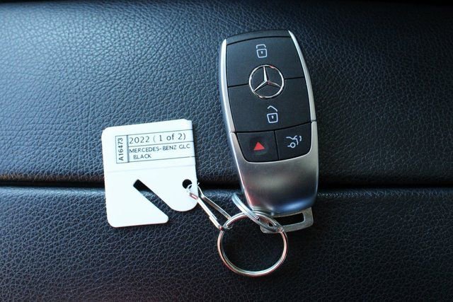 Used 2022 Mercedes-Benz GLC 300 4MATIC image 31
