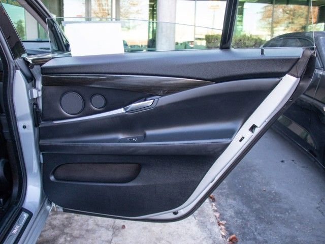 Used 2017 BMW 550i Gran Turismo xDrive image 23