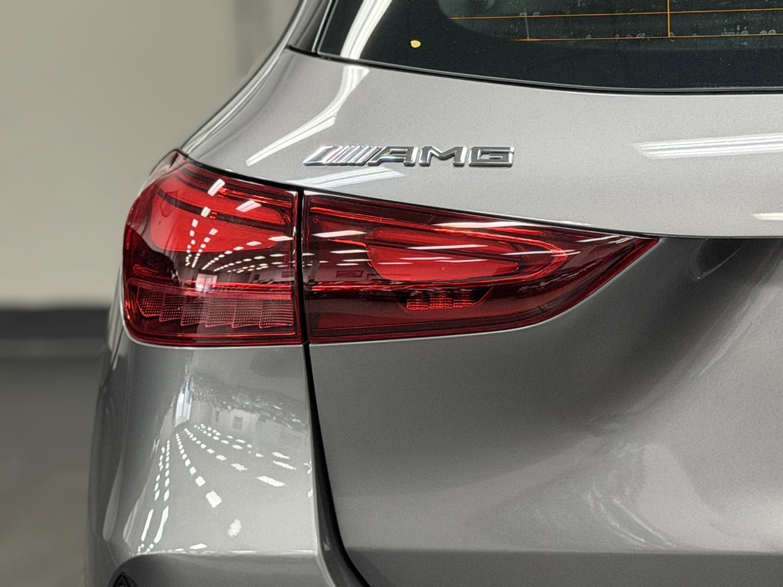 Used 2025 Mercedes-Benz GLA 35 AMG 4MATIC image 13