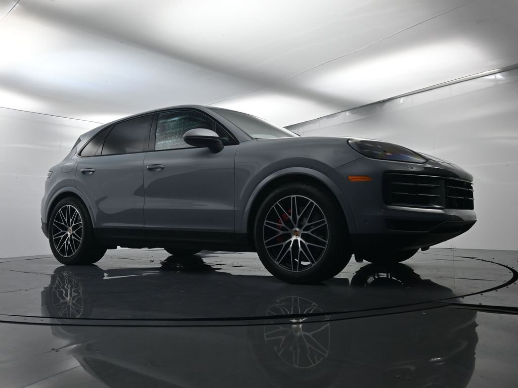 Used 2025 Porsche Cayenne S image 53