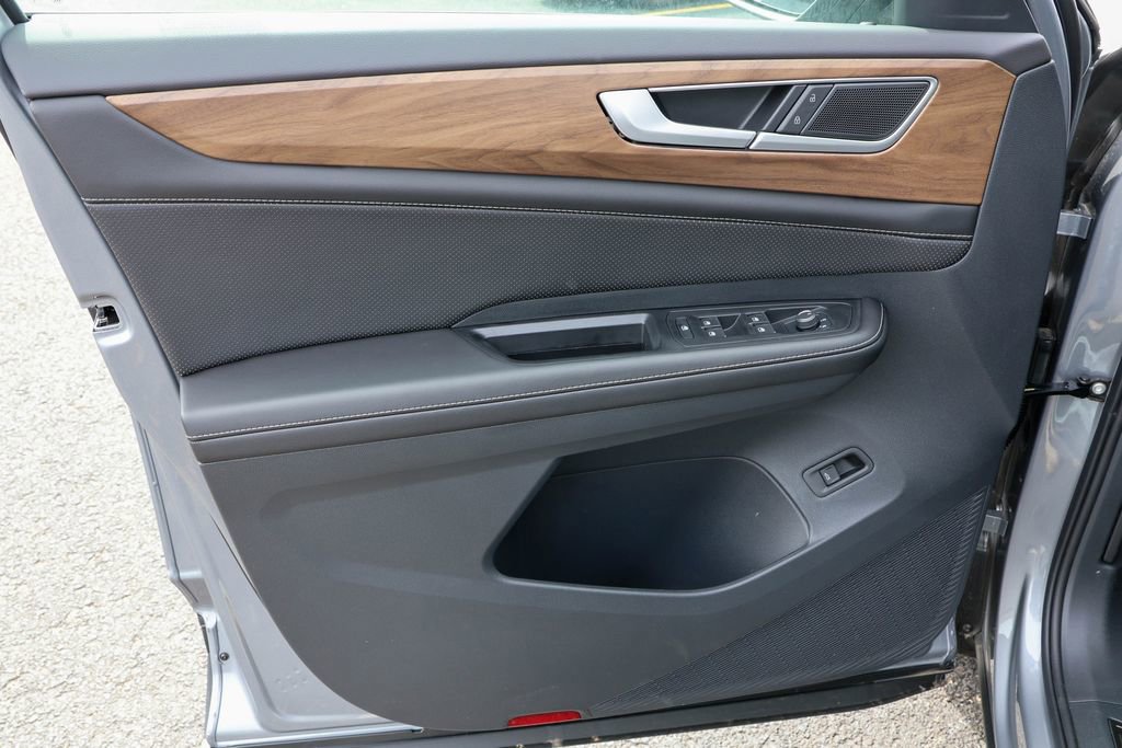 New 2025 Volkswagen Atlas SE image 31