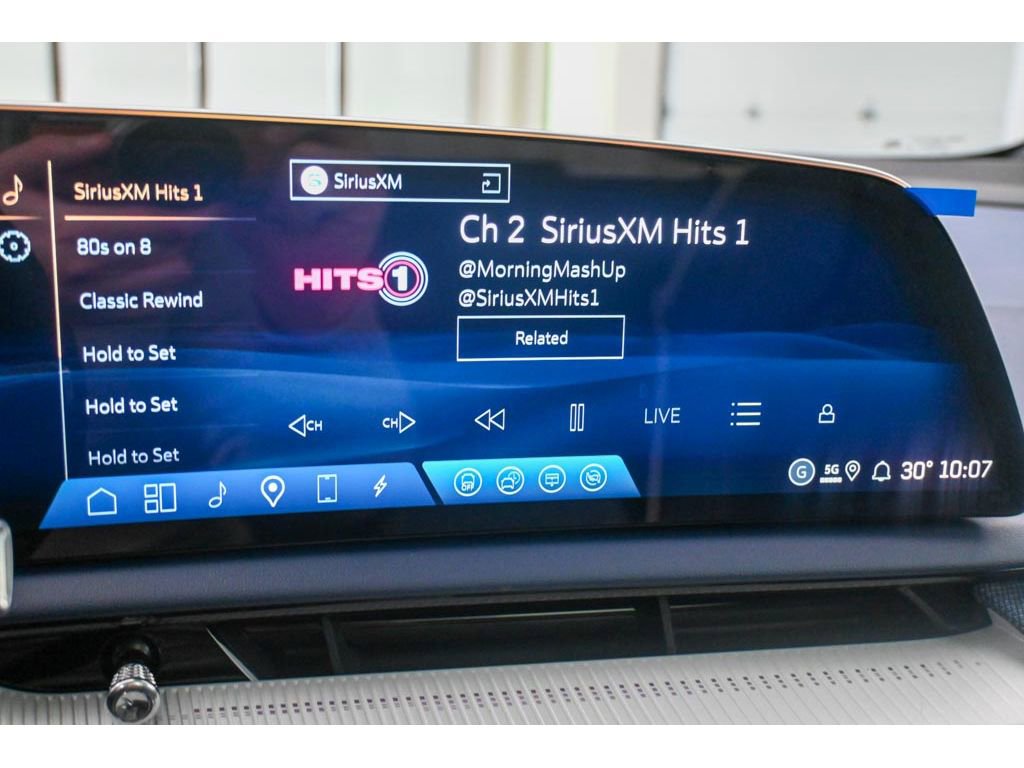 New 2026 Cadillac Optiq Luxury 2 image 32