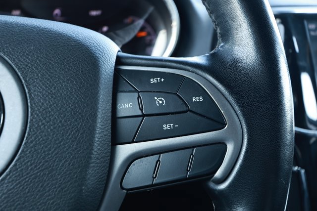 Used 2022 Jeep Grand Cherokee Limited AWD/4WD image 14