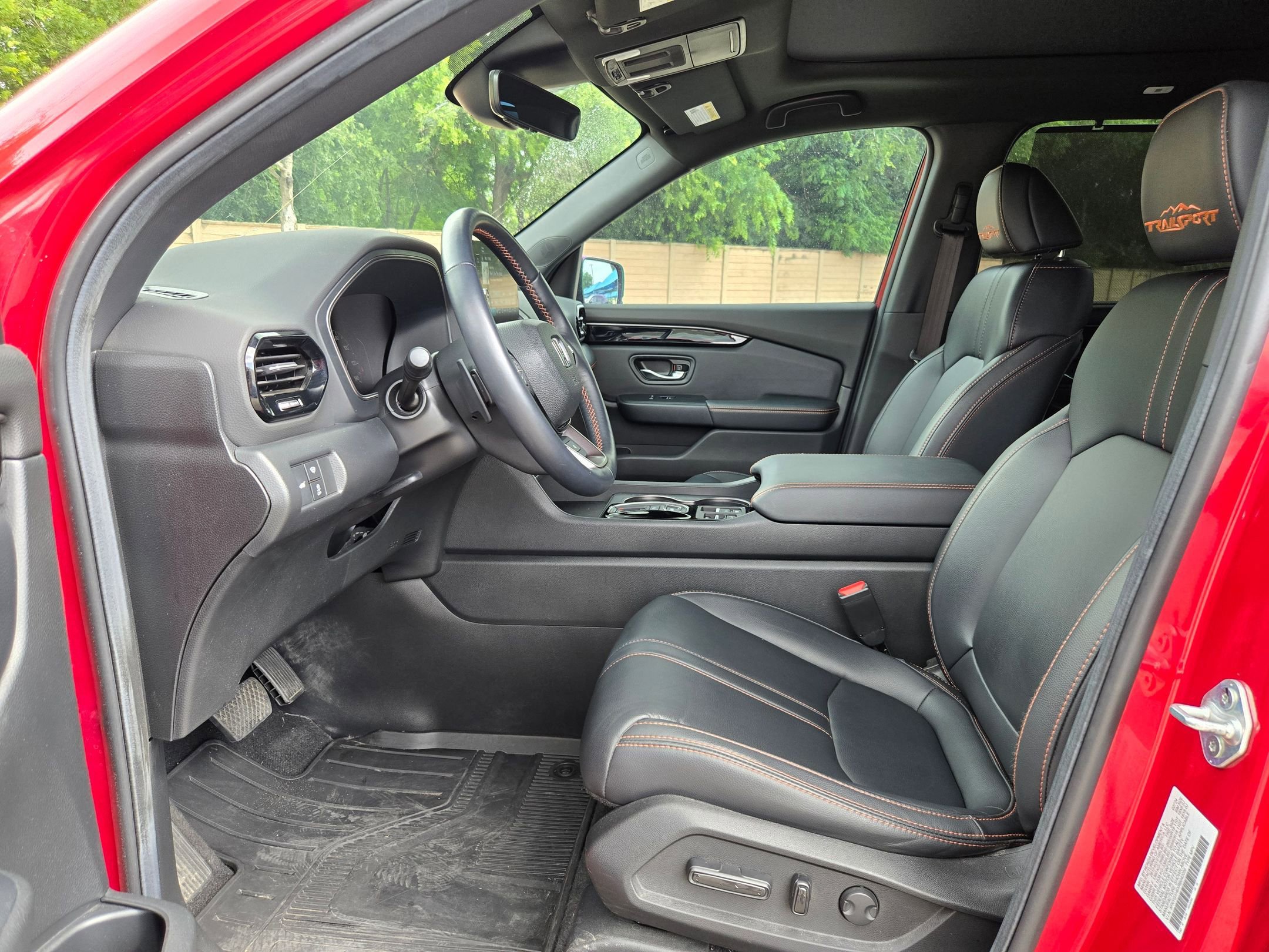 Used 2024 Honda Pilot TrailSport image 9