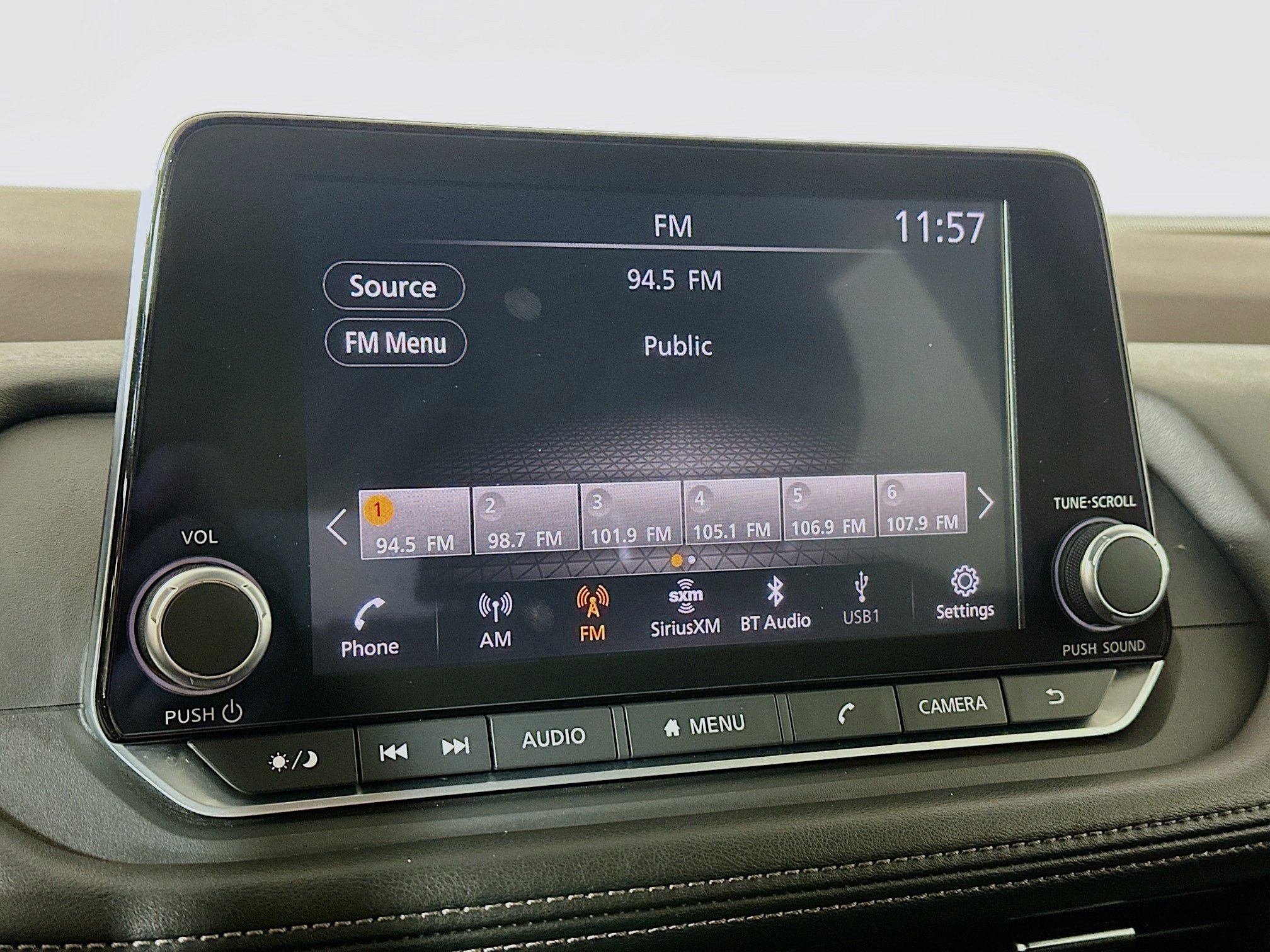 Used 2023 Nissan Rogue S AWD/4WD image 14