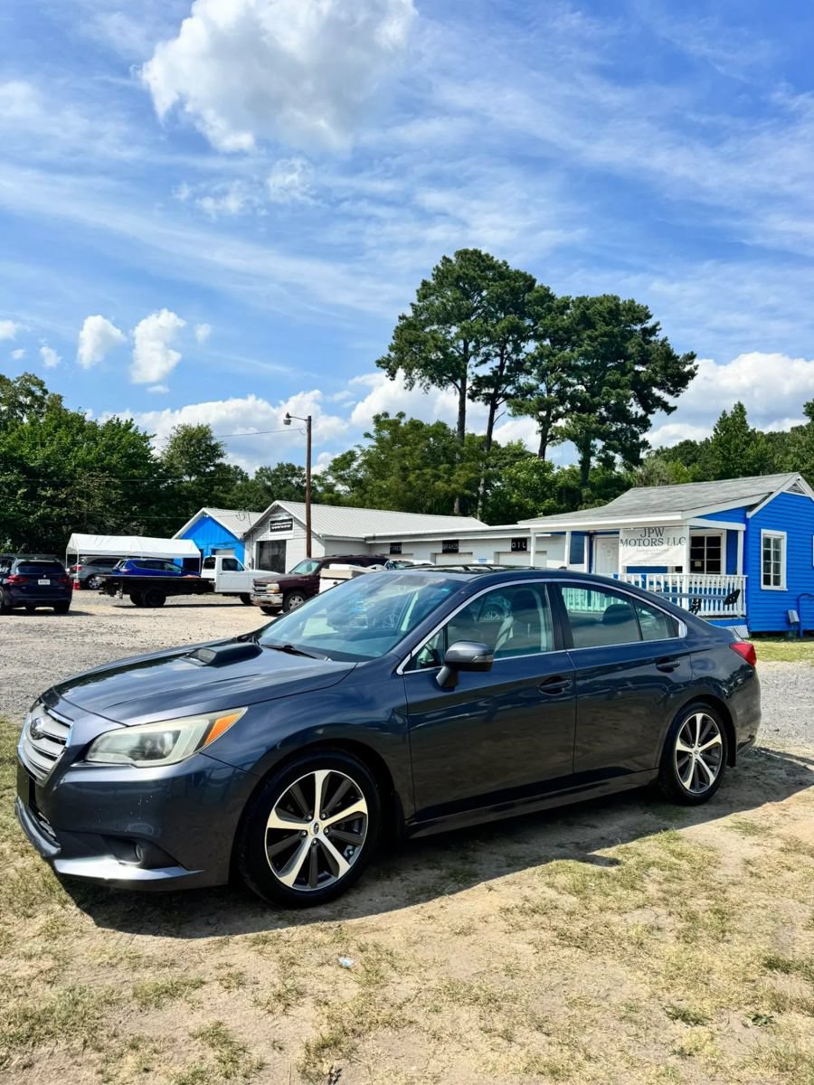 Used 2017 Subaru Legacy 2.5i Limited AWD/4WD image 2