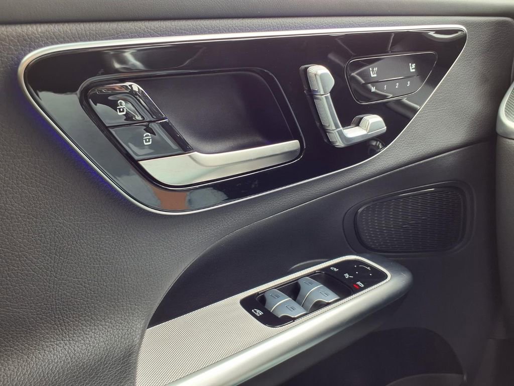 Used 2024 Mercedes-Benz GLC 300 image 18