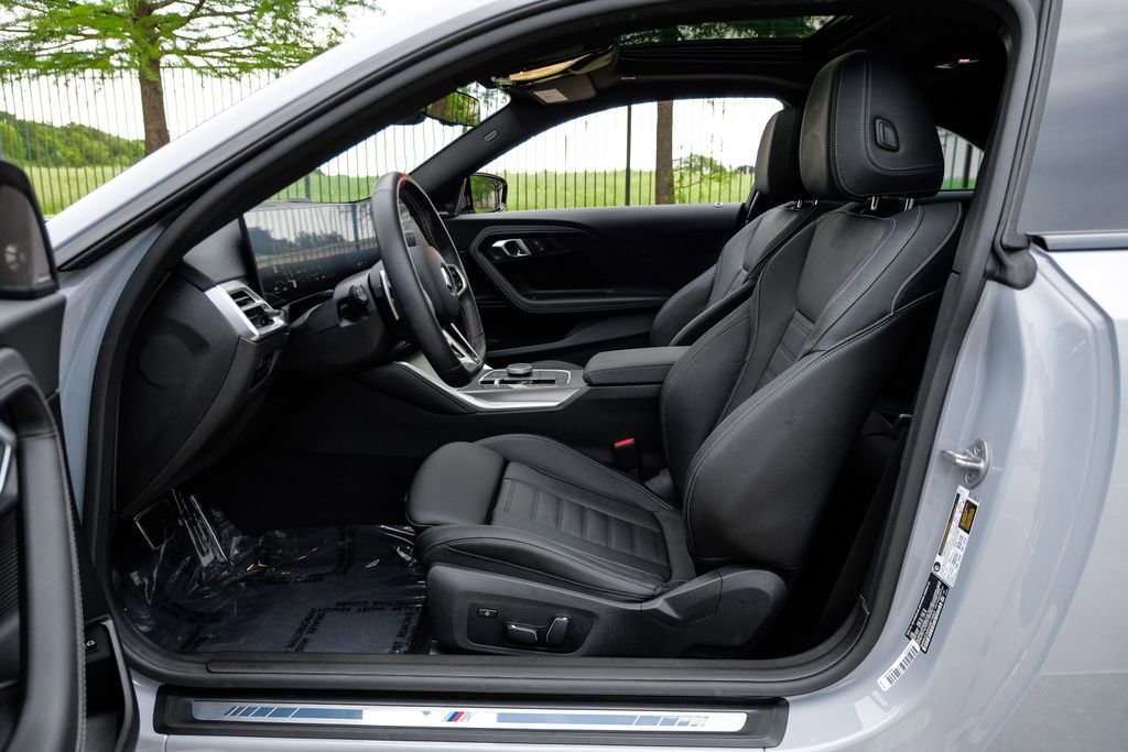 Used 2025 BMW M240i Coupe w/ Premium Package RWD image 6