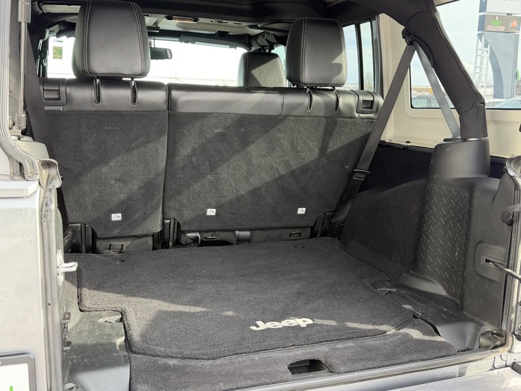 Used 2017 Jeep Wrangler Unlimited Sahara w/ Max Tow Package image 8