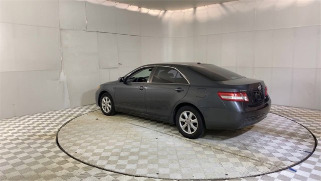Used 2011 Toyota Camry LE image 6
