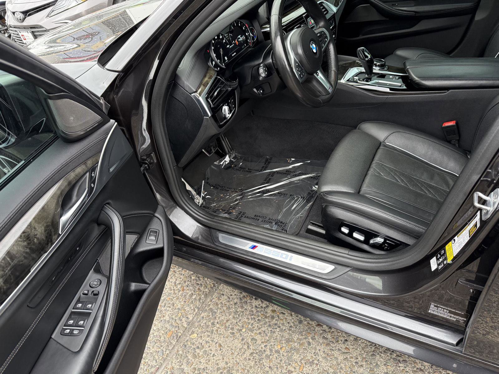 Used 2018 BMW M550i xDrive AWD/4WD image 10