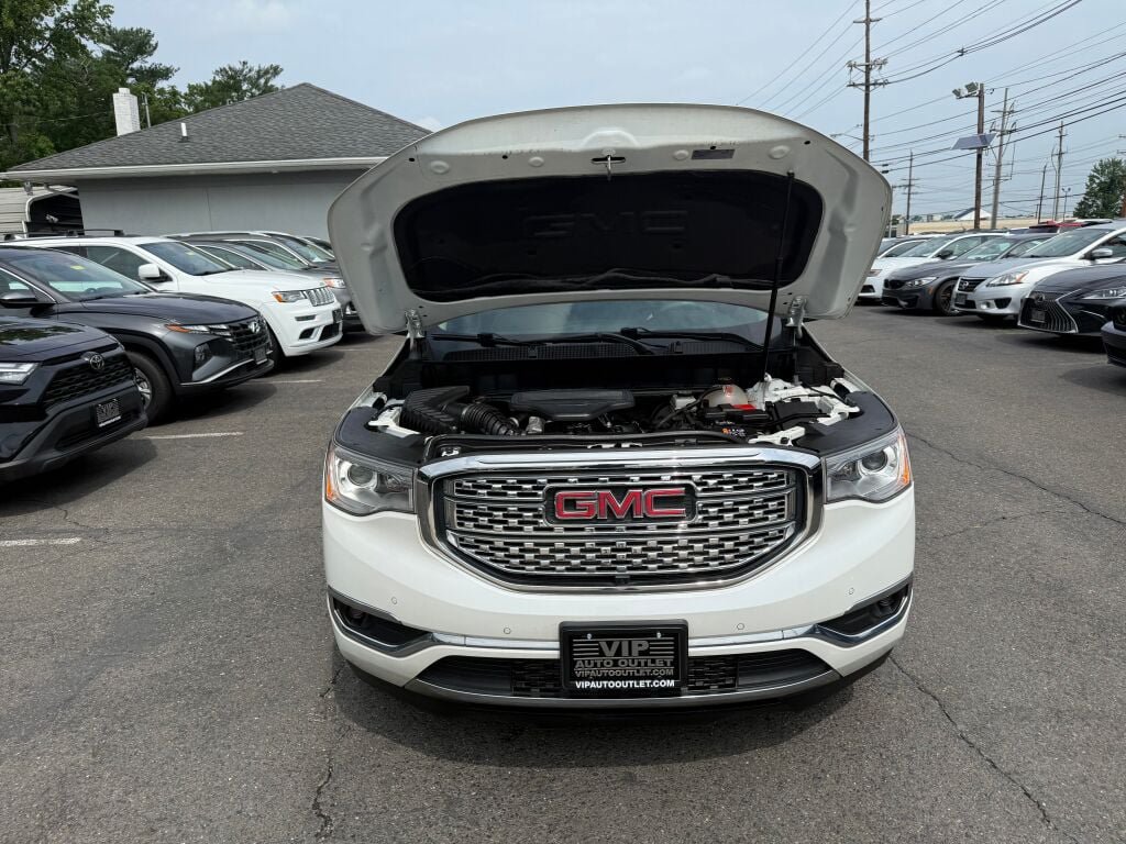 Used 2018 GMC Acadia Denali w/ Technology Package AWD/4WD image 38