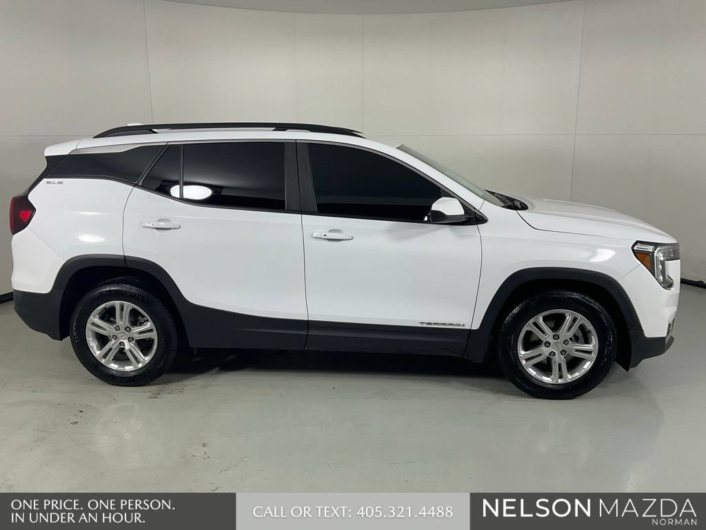 Used 2022 GMC Terrain SLE w/ Driver Convenience Package FWD image 5