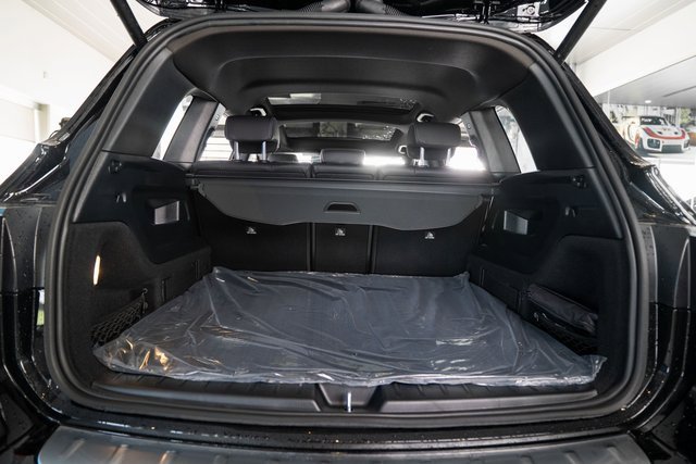 New 2026 Mercedes-Benz GLB 35 AMG 4MATIC image 36