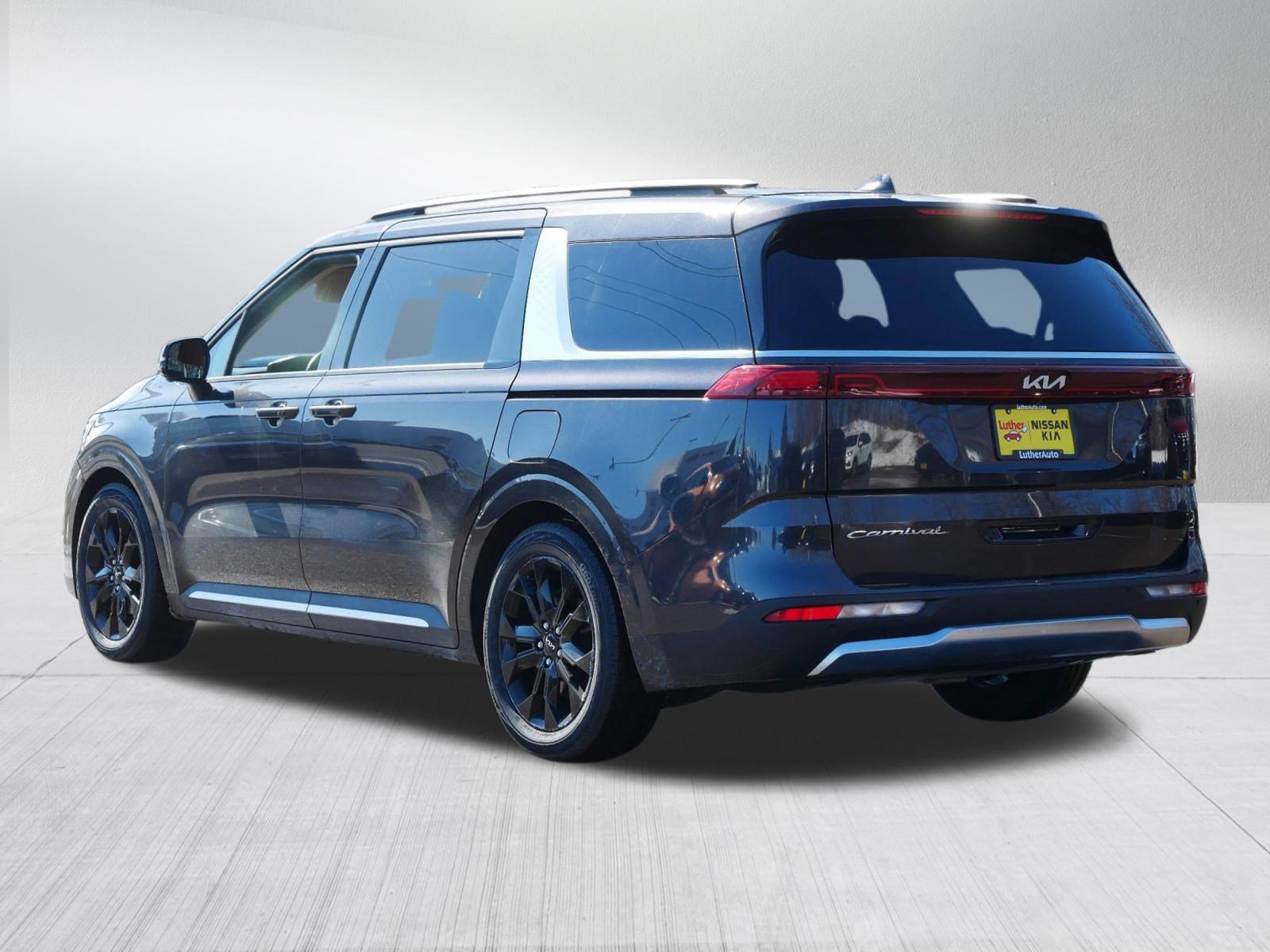 Certified 2022 Kia Carnival SX Prestige image 5