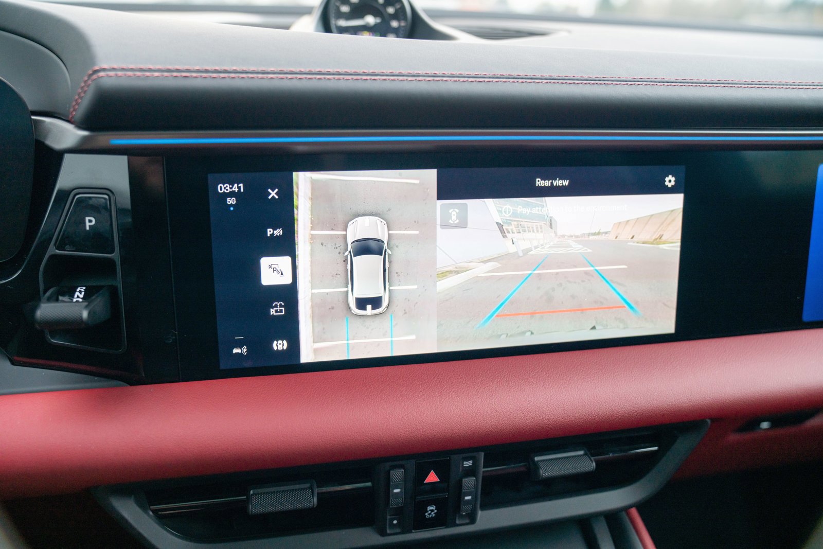 Certified 2025 Porsche Macan Electric image 19