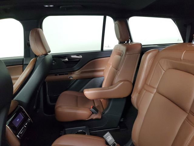 Used 2025 Lincoln Aviator Reserve w/ Illumination Package AWD/4WD image 12