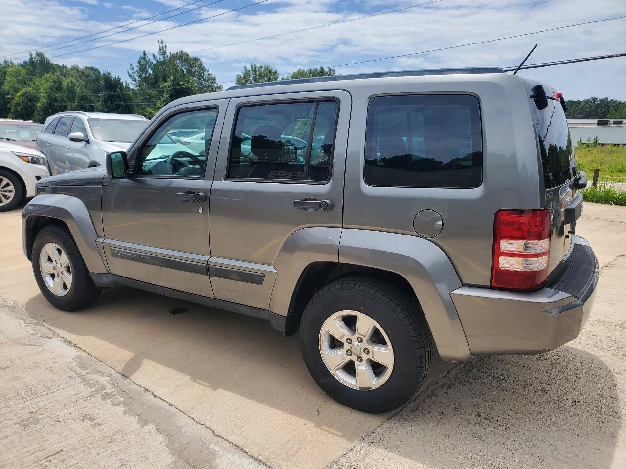 Used 2012 Jeep Liberty Sport RWD image 12