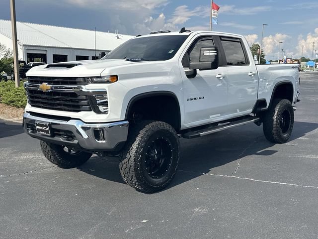 Used 2024 Chevrolet Silverado 2500 LT w/ All Star Edition AWD/4WD image 4