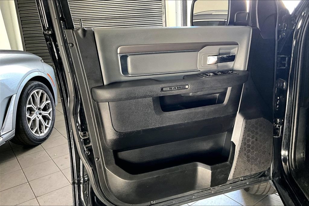 Used 2021 RAM 1500 Classic SLT RWD image 18
