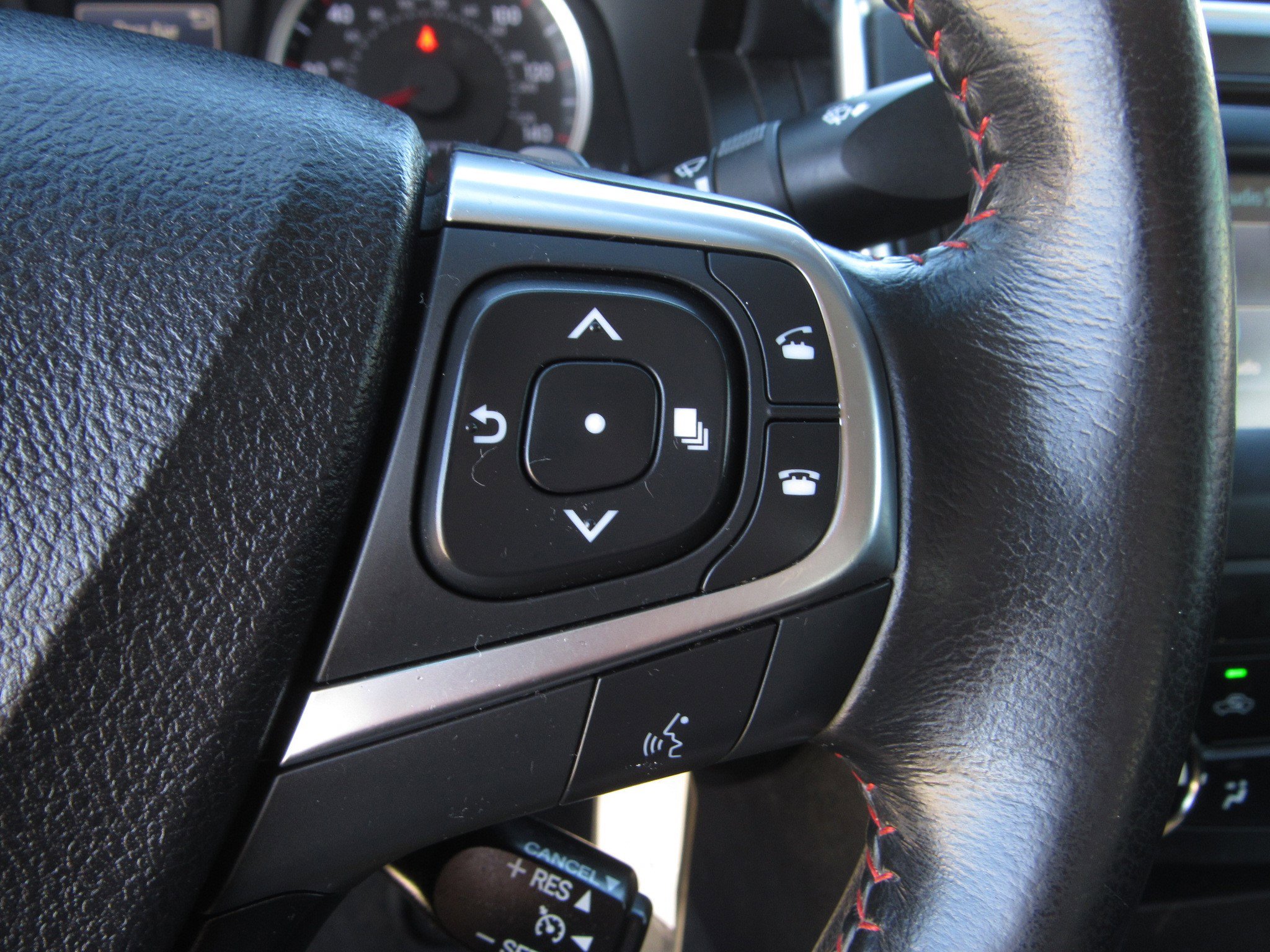 Used 2016 Toyota Camry image 23