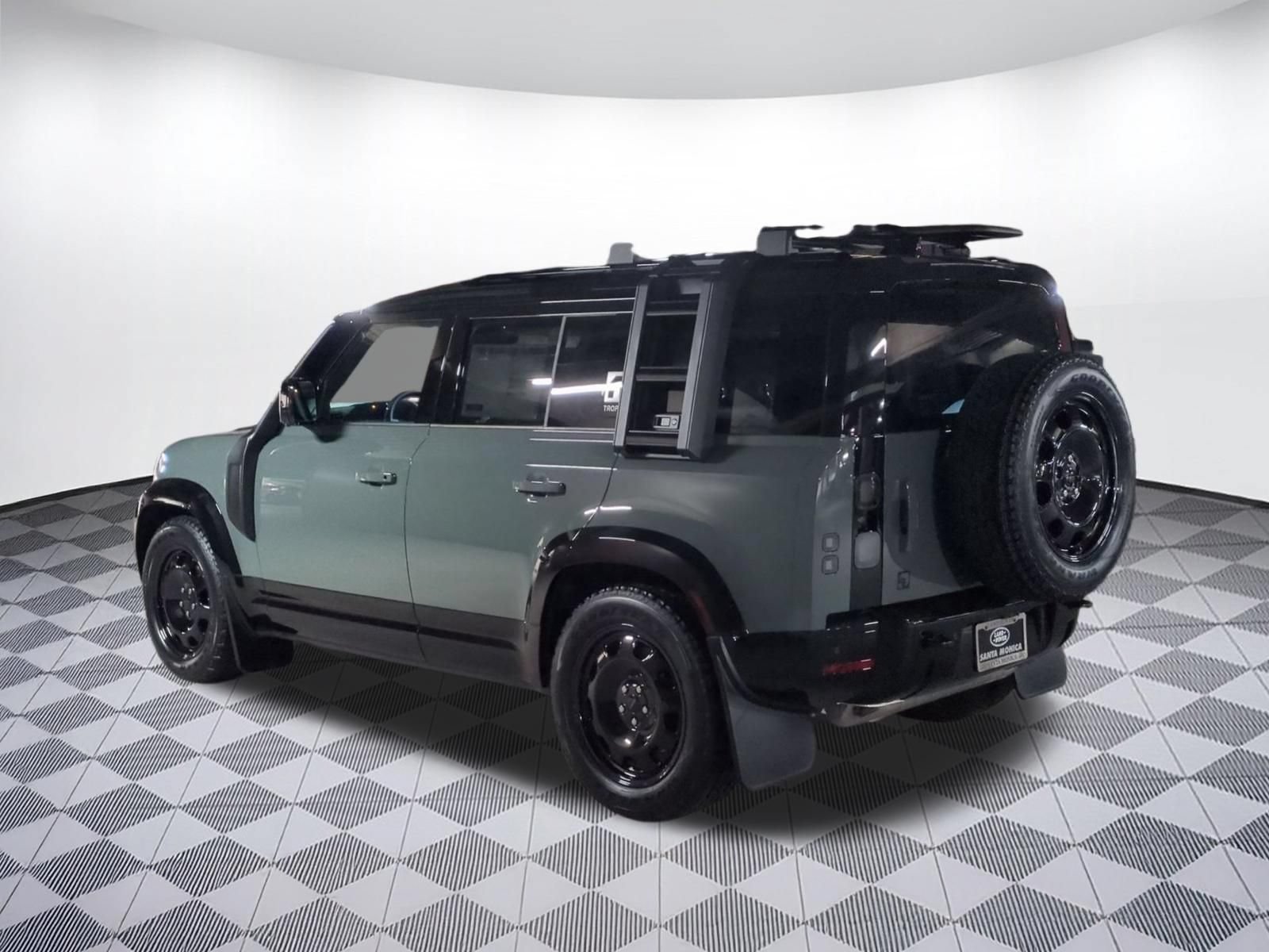 New 2026 Land Rover Defender 110 Trophy Edition AWD/4WD image 3