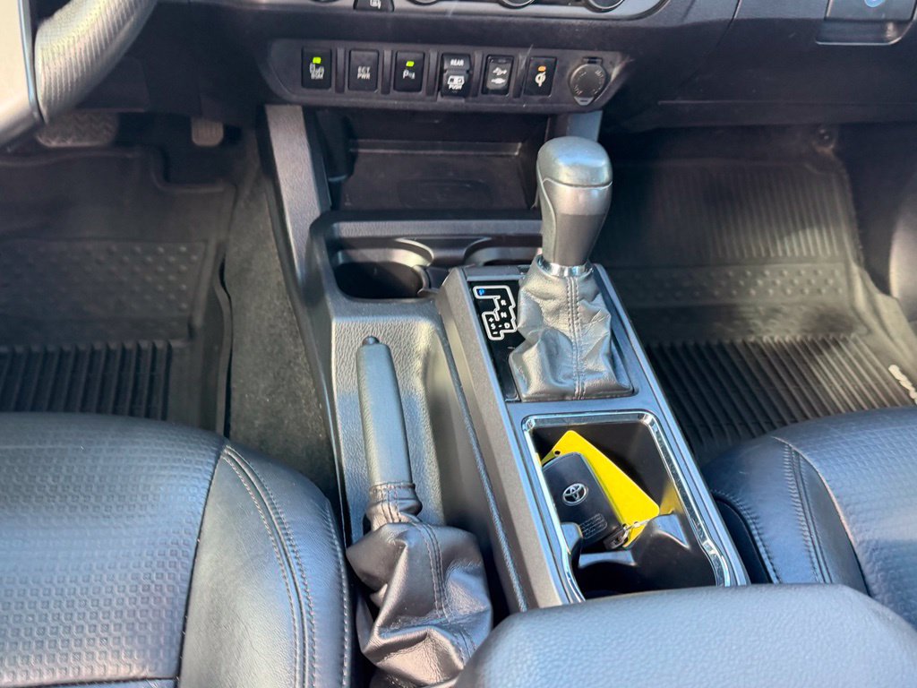 Used 2019 Toyota Tacoma TRD Sport AWD/4WD image 21
