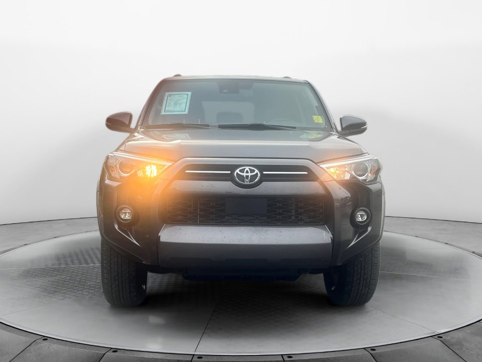 Used 2023 Toyota 4Runner SR5 Premium w/ Moonroof Package image 2