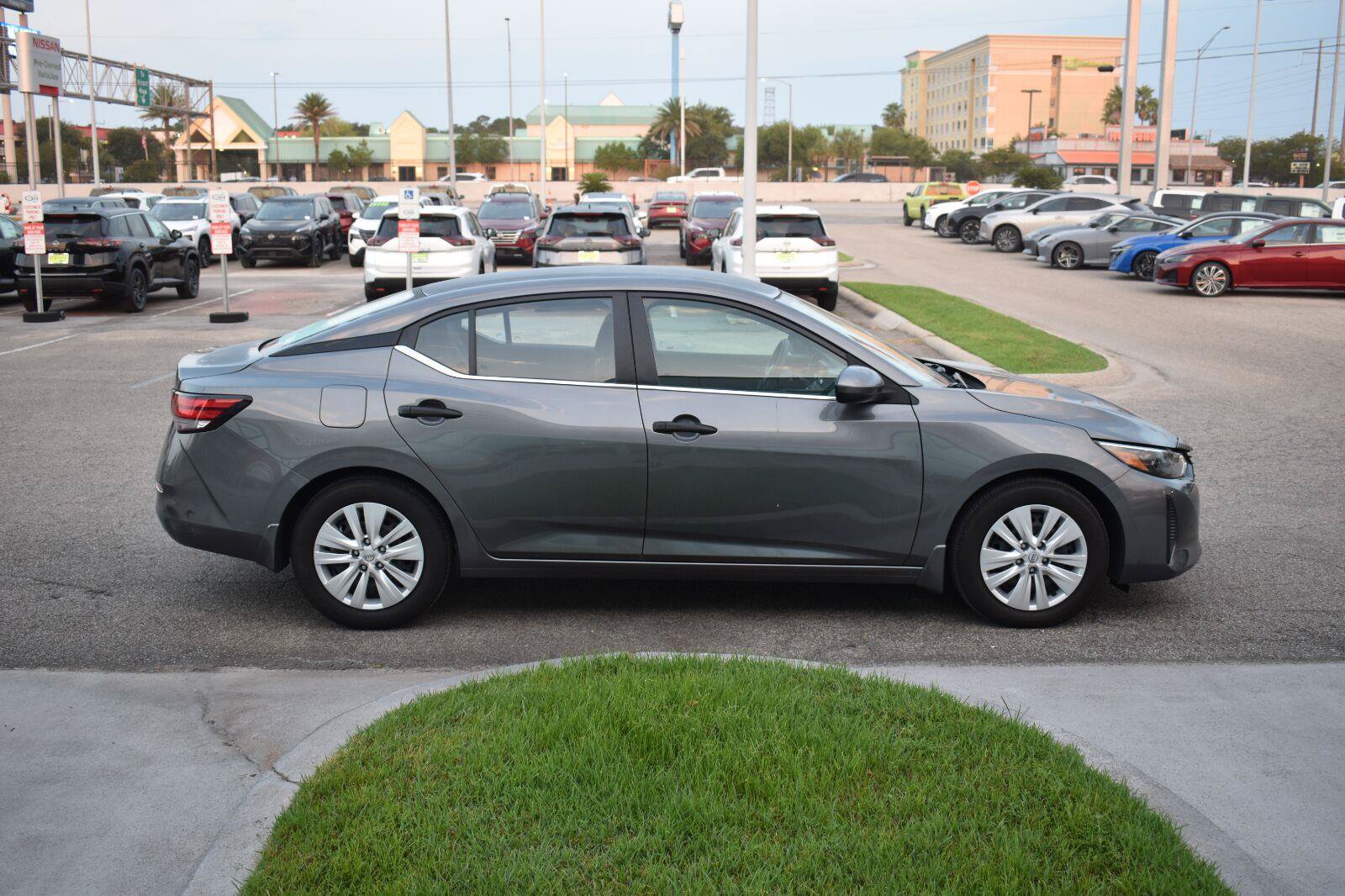 Used 2025 Nissan Sentra S FWD image 11